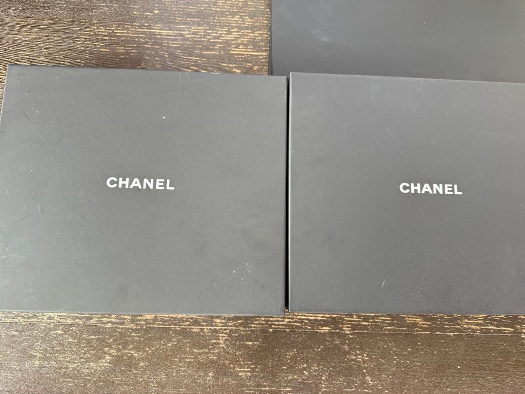 CHANEL ギフトボックス　ギフト袋　袋2枚　箱２つ　リボン　ロゴ入り袋付き