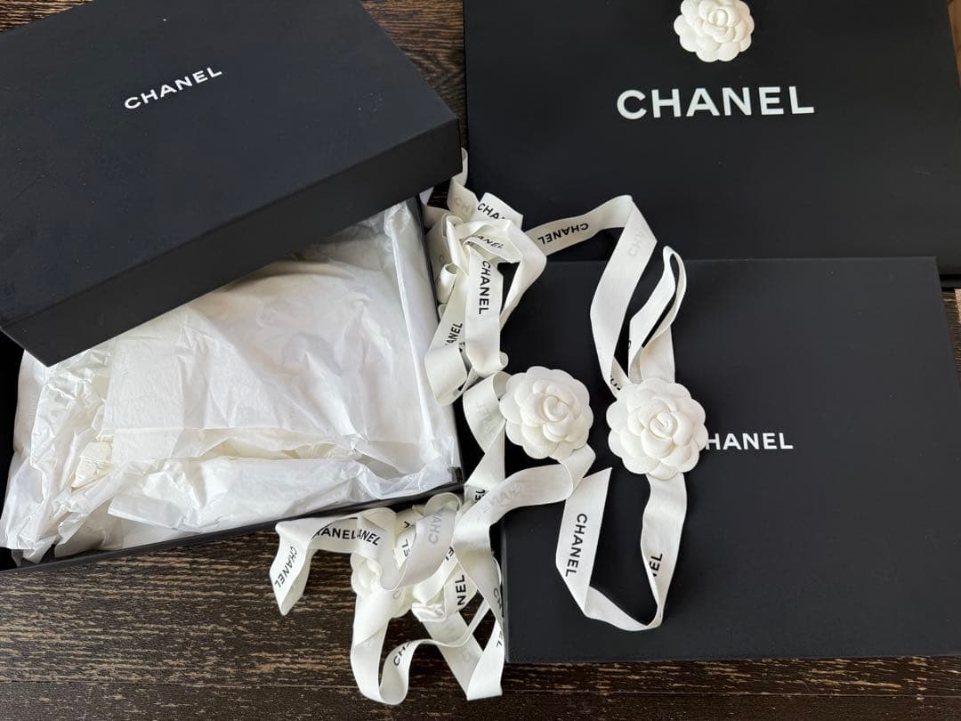 CHANEL ギフトボックス　ギフト袋　袋2枚　箱２つ　リボン　ロゴ入り袋付き