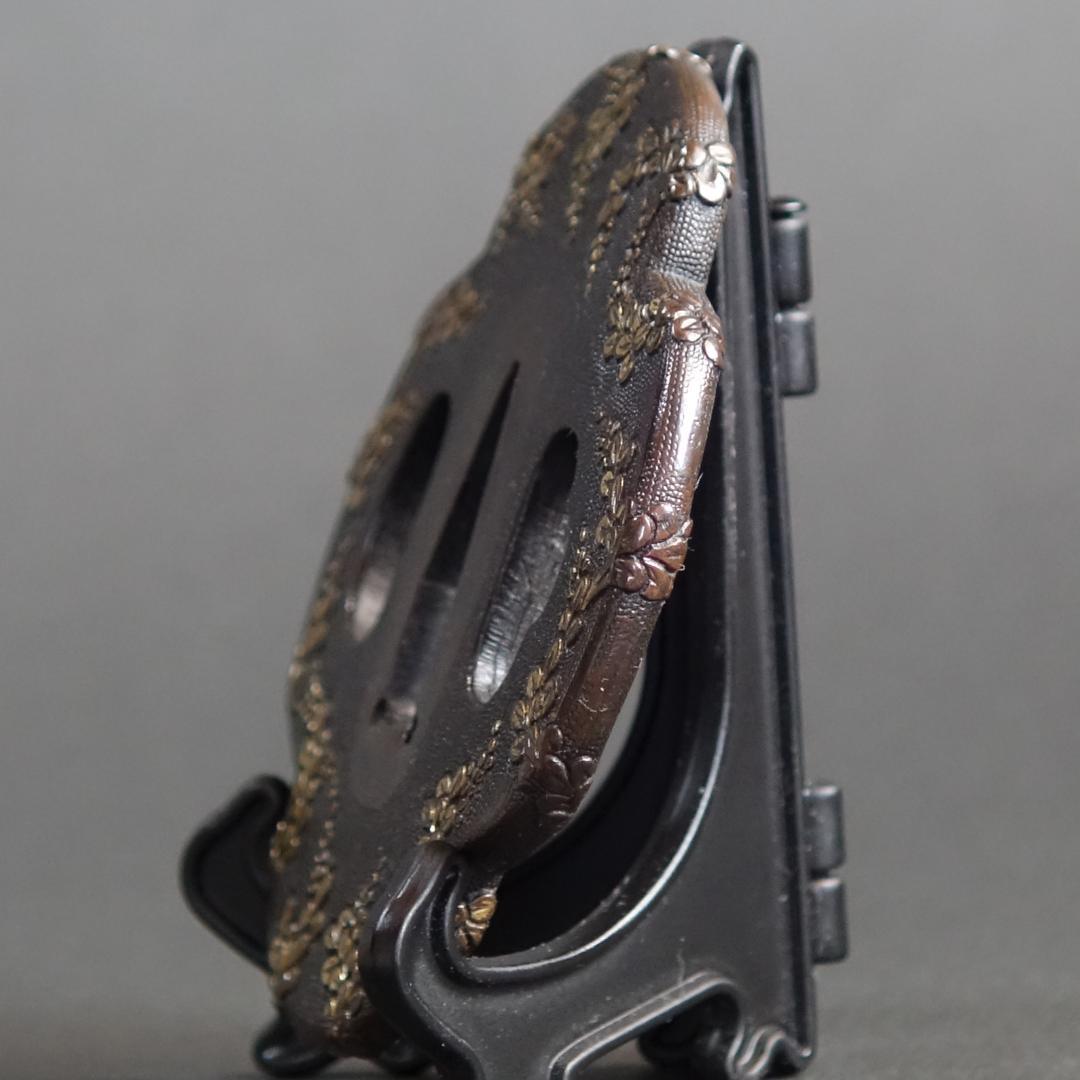 鍔 鐔 武具 骨董 刀装具 江戸時代【美濃 銅魚々子地 萩図鍔】(鍔箱付き)