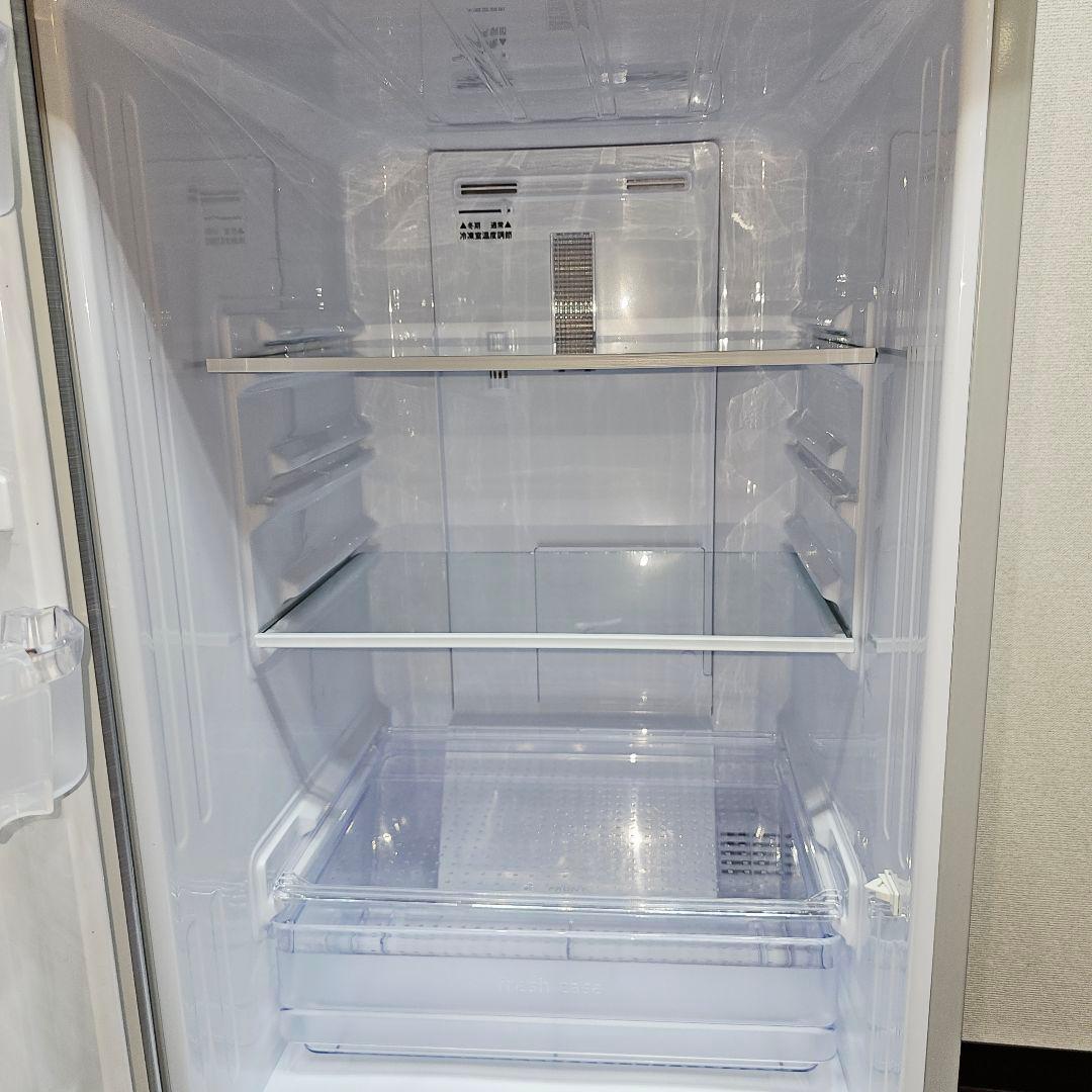 ホワイト冷凍庫 透明棚付き