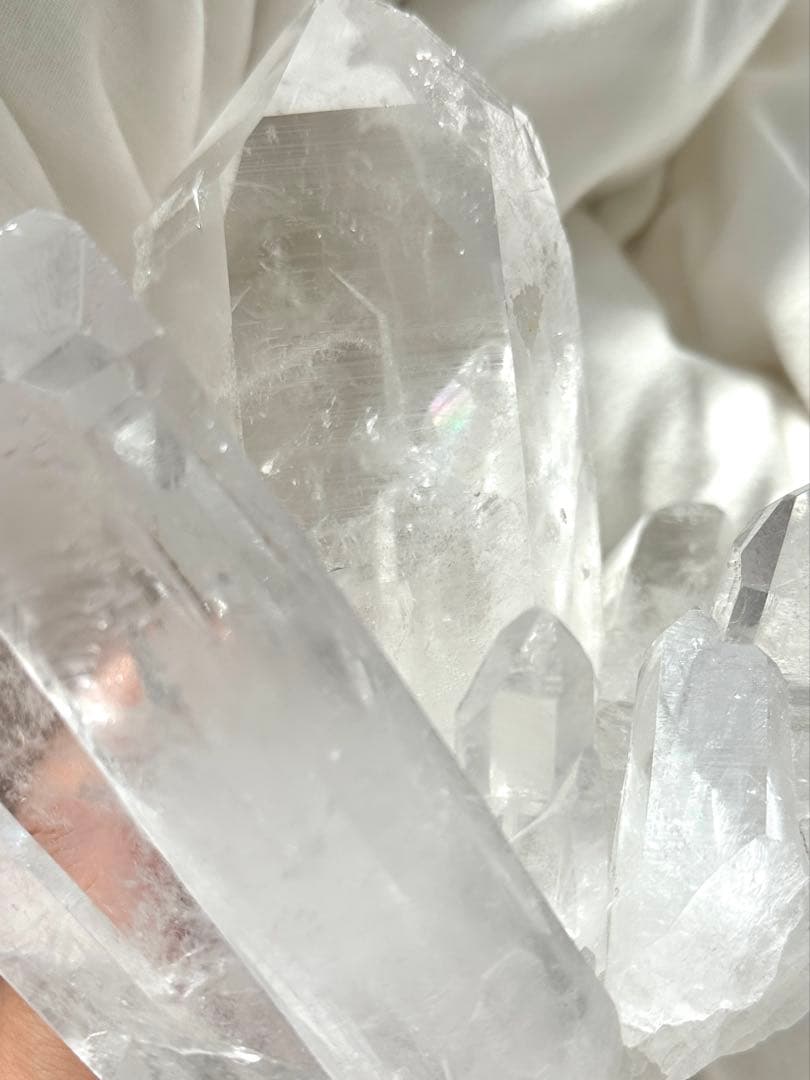 超特大・虹入り　ブラジリアンクォーツ　クラスター　クリスタル　クリアクォーツ