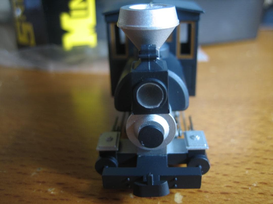 HOナロー／C型ポーターサドルタンク／0-6-0／大型前照灯点灯／ミニトレインズ