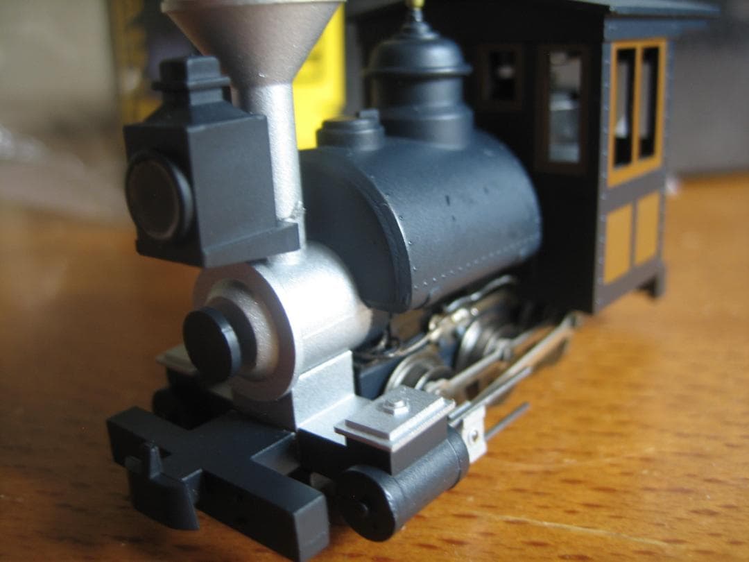 HOナロー／C型ポーターサドルタンク／0-6-0／大型前照灯点灯／ミニトレインズ