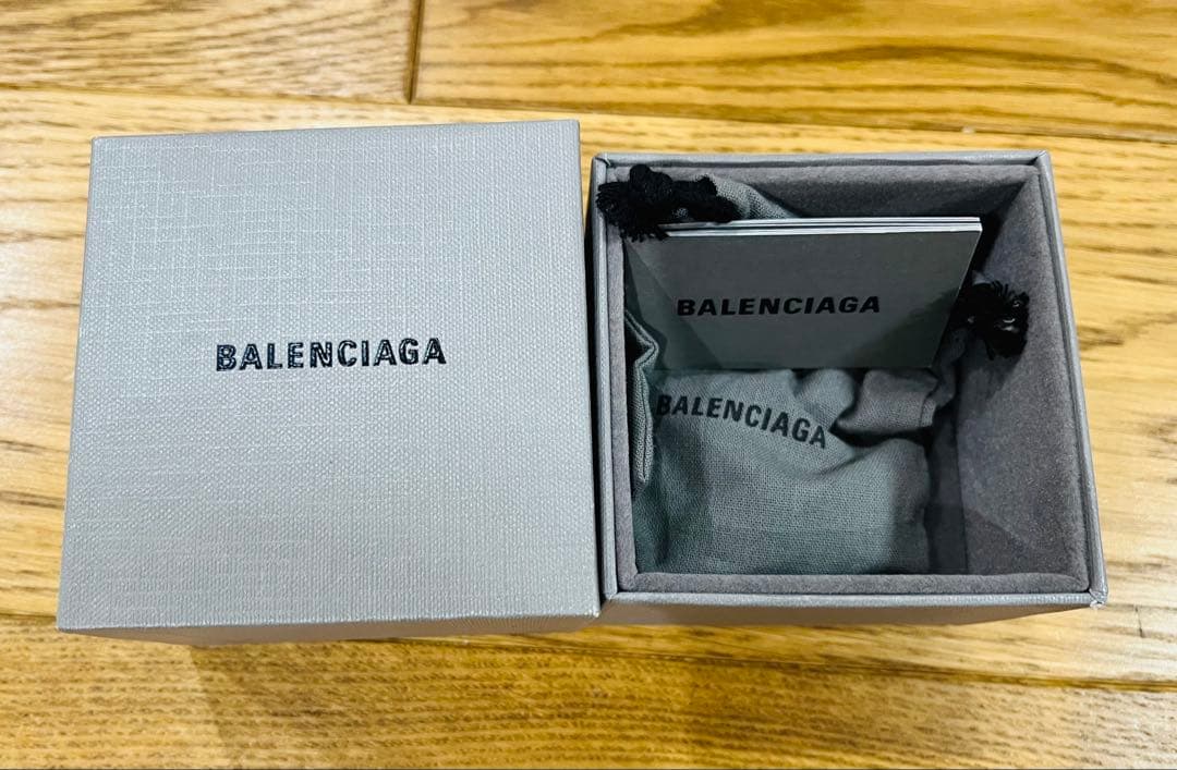 美品　バレンシアガ　ＢＢブレスレット　18.5cm 並行輸入品　箱付き