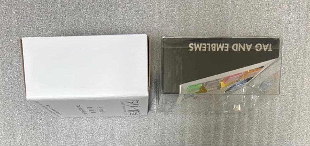 デジモン タグと紋章 ピンズ付き