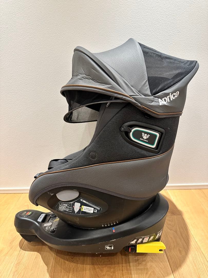 【お値下げ】アップリカ　チャイルドシート クルリラビッテプロテクト