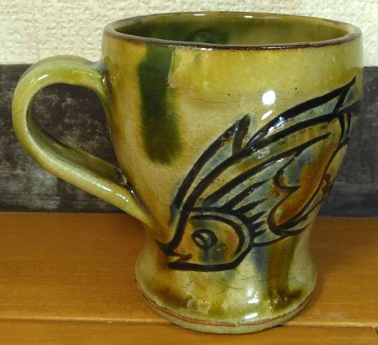 hn 人間国宝 金城次郎 壷屋焼マグカップ(笑魚海老紋カップ）栞 共箱