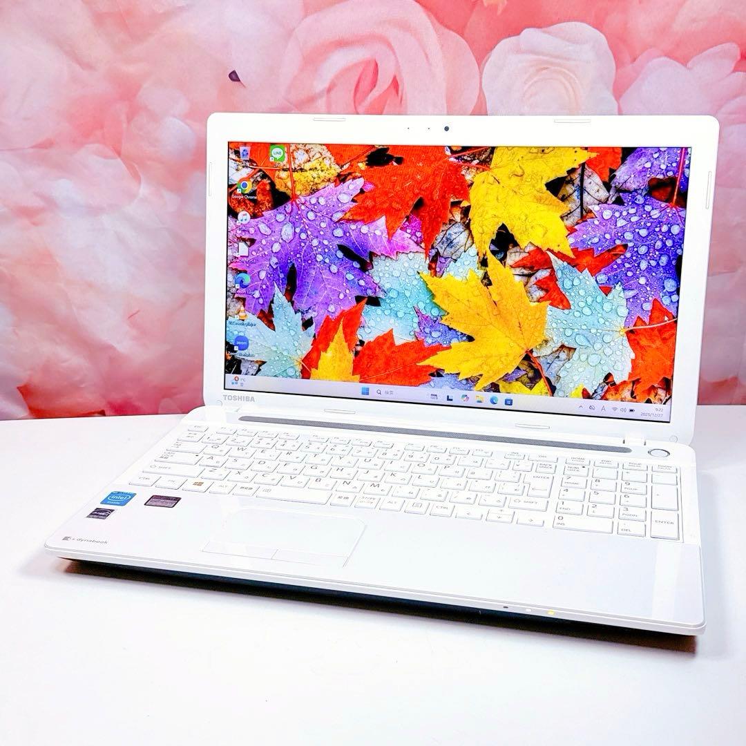 新品SSDで爆速✨windows11 ノートパソコン✨オフィス カメラ 白 薄型