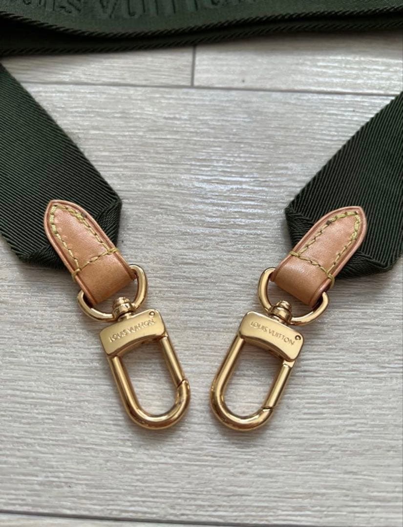 【美品】ルイヴィトン ショルダーストラップ ケース モノグラム カーキ