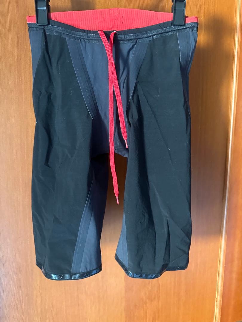 MIZUNO〜ミズノ〜競泳水着 黒と赤