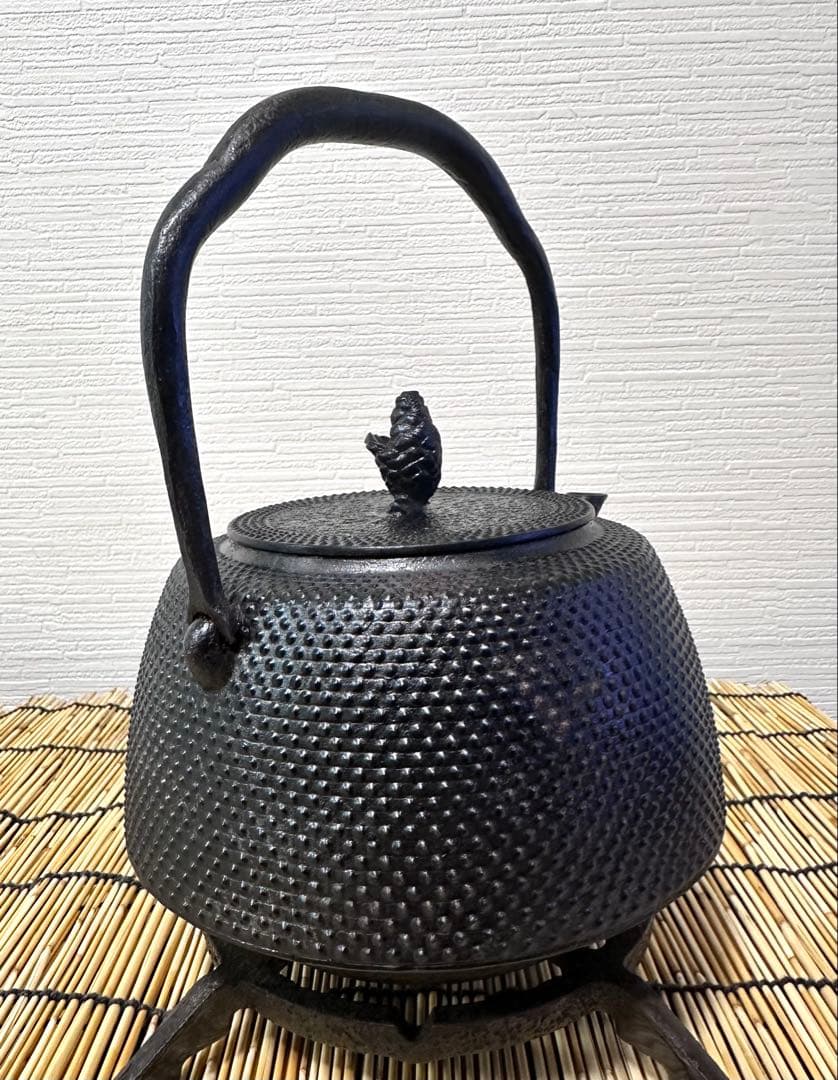 未使用品、長期保管品、栞付　南部岩鋳造　１５型九重アラレ　南部鉄瓶　南部鉄器