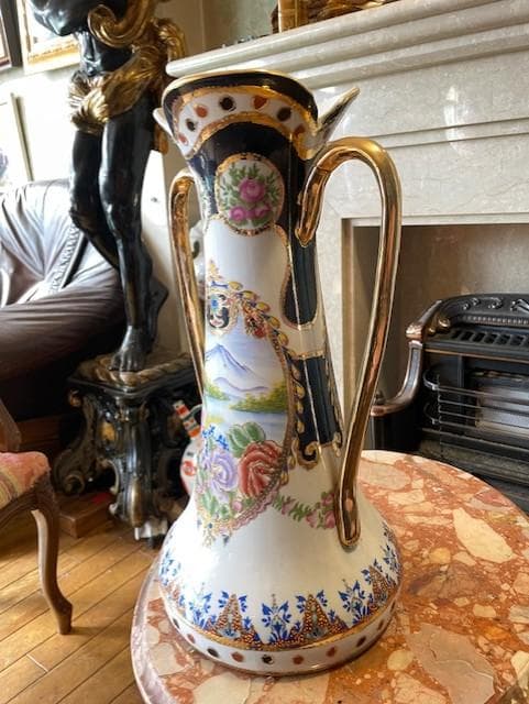 花柄装飾 陶器の花瓶