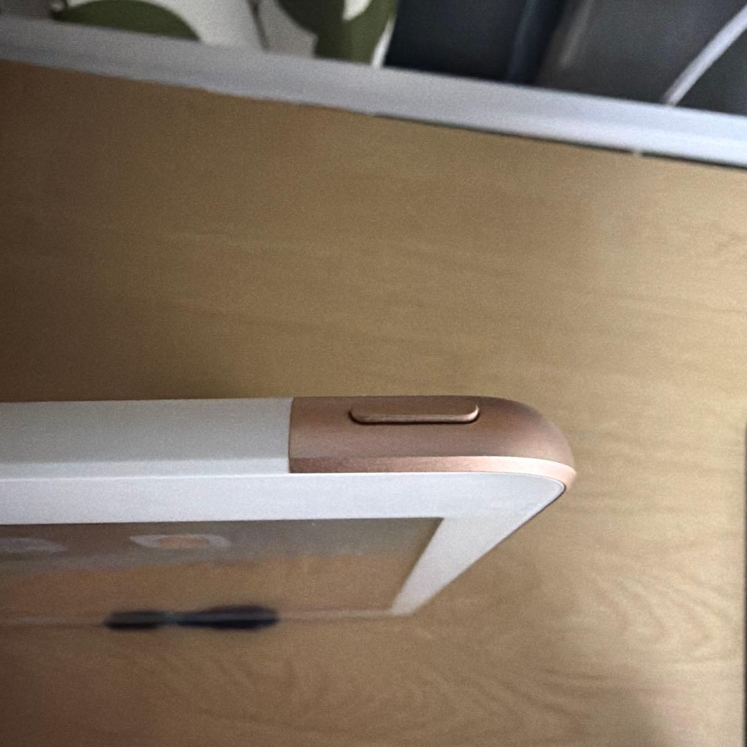 ipad 第6世代 ゴールド32GB セルラーモデル