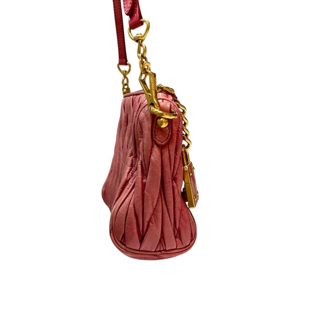 定番　ミュウミュウ　ショルダーバッグ　ピンク　バッグ　レディース　マテラッセ