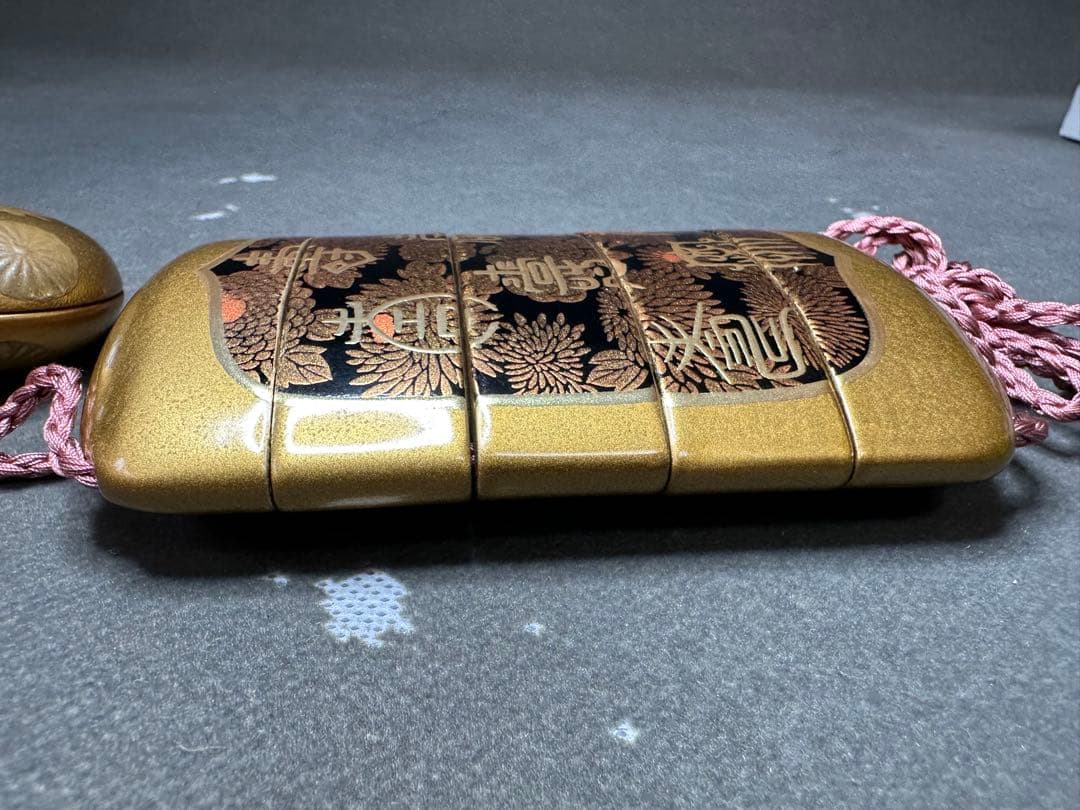 蒔絵　印籠　漆器　古美術品　 細密細工　骨董　アンティーク　彫刻 工芸品