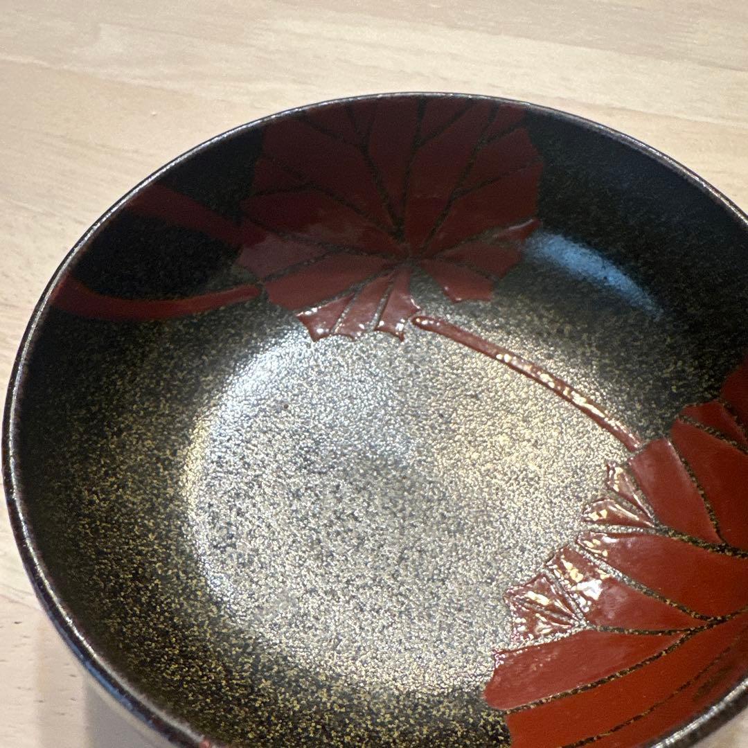 永乐，赤い葉模様の陶器茶碗