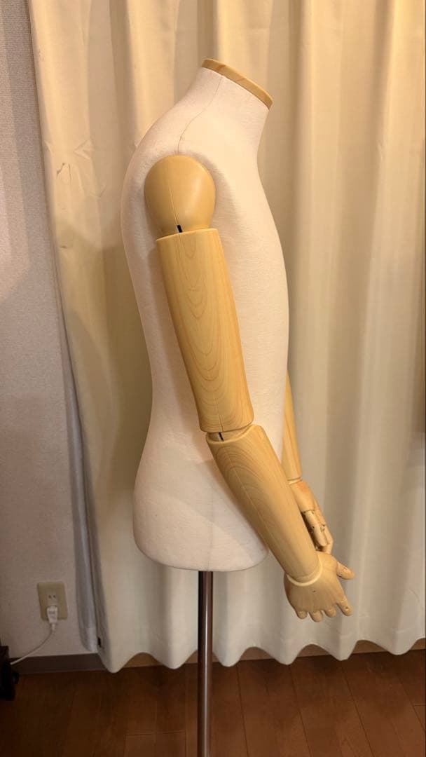 SUN製 腕付き メンズトルソー 業務用 撮影 店舗什器 アーム可動式