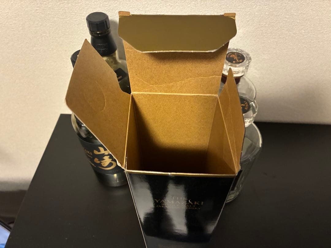 山崎18年・響21年 空瓶 未洗浄