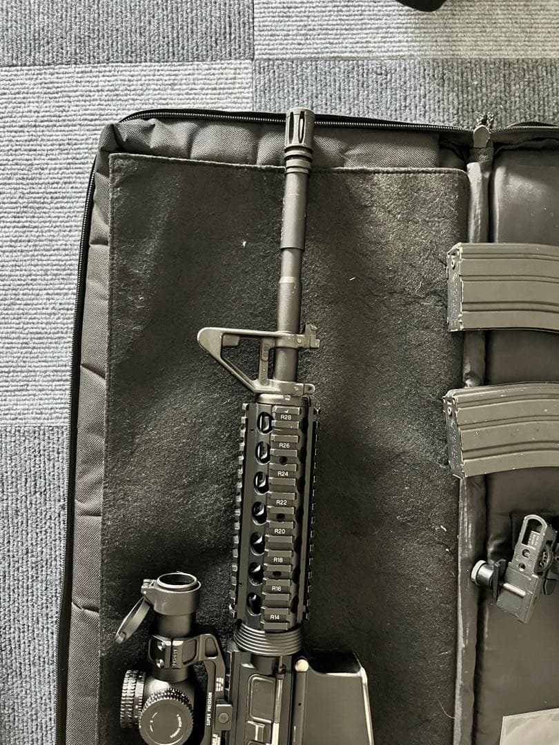 東京マルイ　次世代M4 新品スコープ、斜めフォアグリップ付き