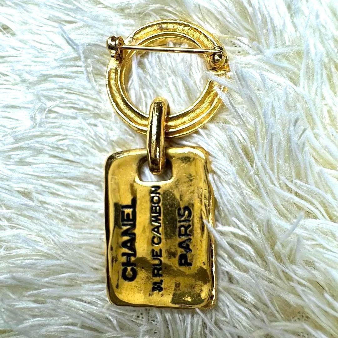 CHANEL シャネル　ブローチ　ゴールド　プレート