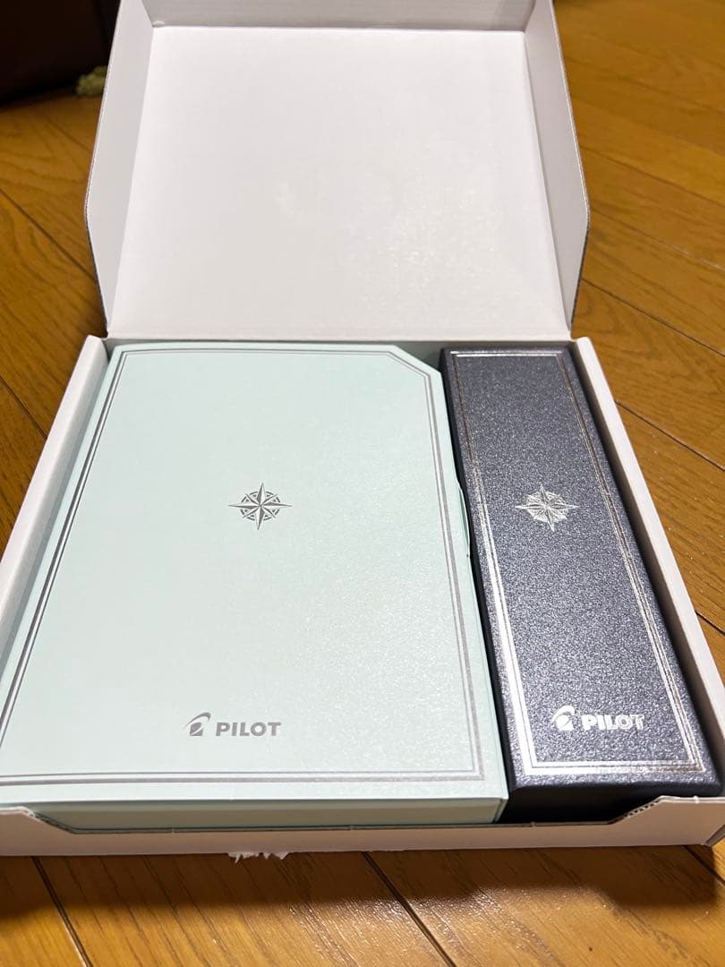 t16ra／パイロット　2025年株主　最高級筆記用具　4+1 RiDGE