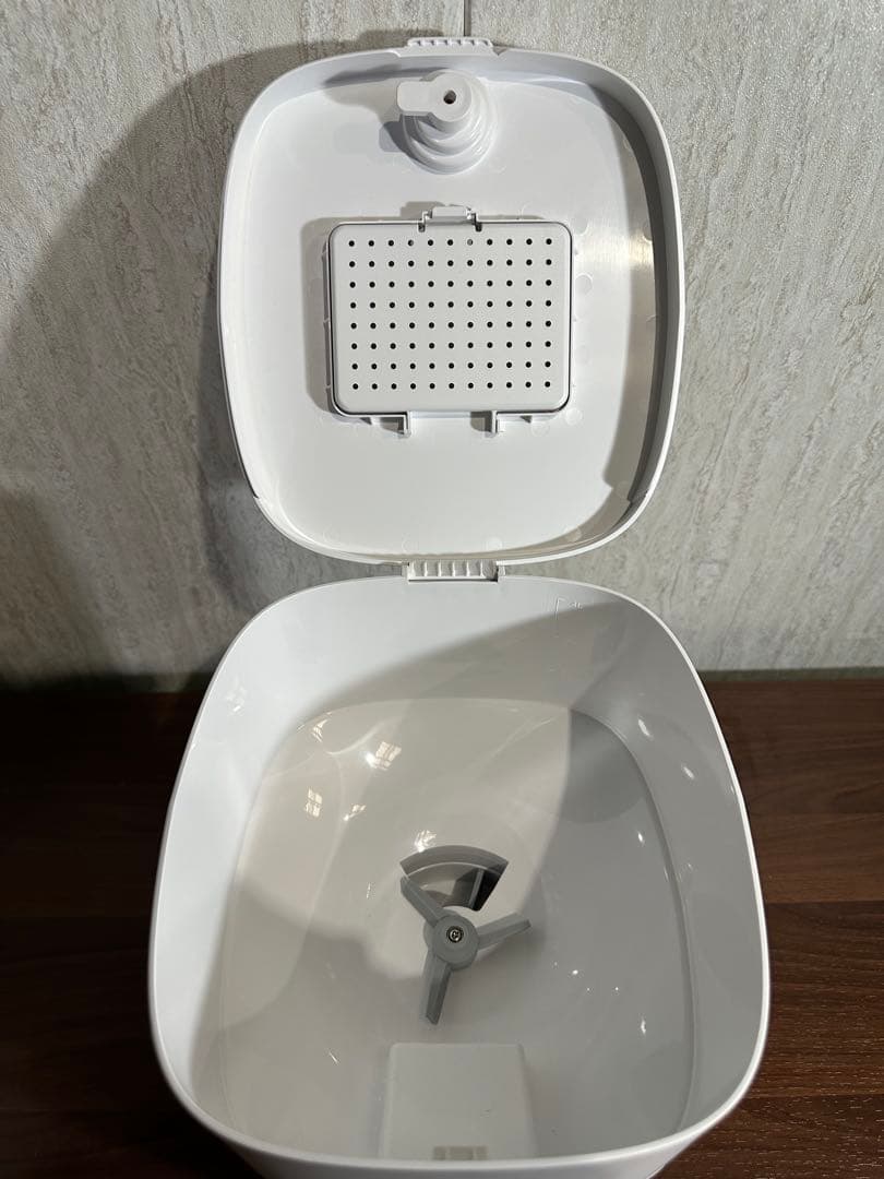 美品　Wansview 自動給餌器 猫犬対応 4L大容量　2個セット