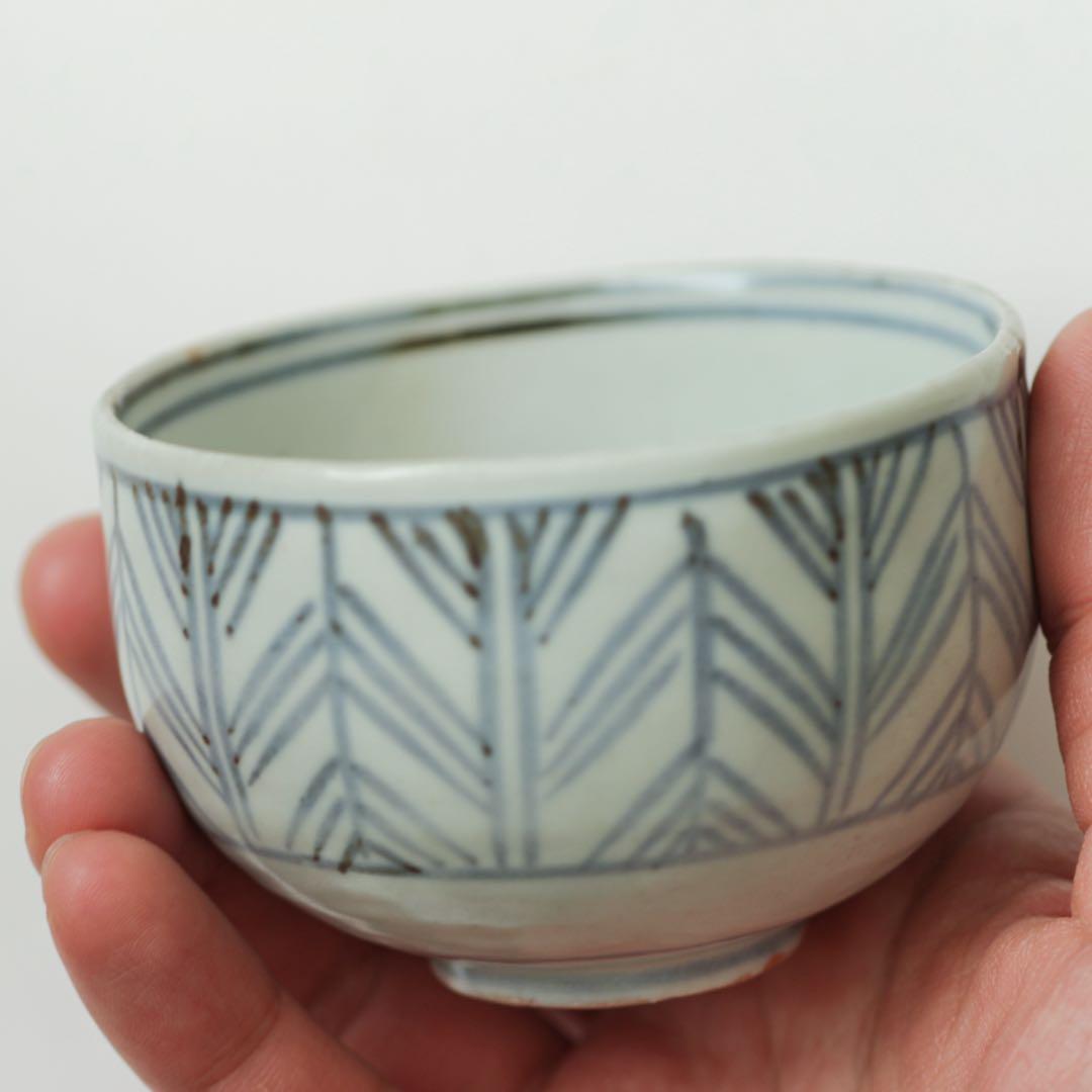 古伊万里　伊万里　江戸　後期　矢羽根文　ころ　茶碗　湯呑み　染付