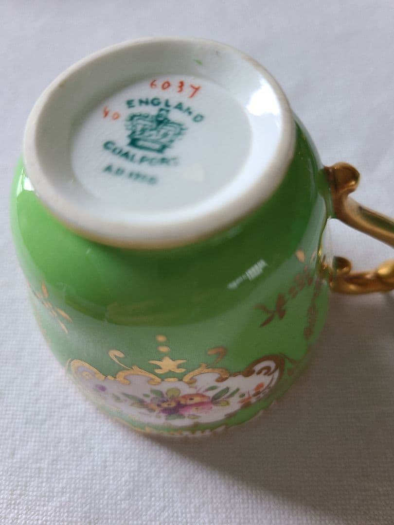 アンティーク英国名窯コルポート　デミタスカップ&ソーサー