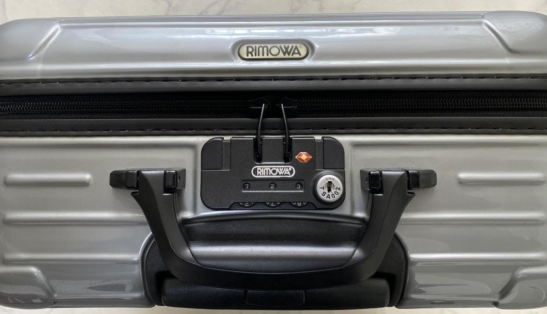 まだまだ美品!!　RIMOWA シルバー キャリーケース23L　機内持込OK