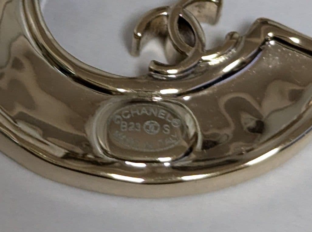 新品同様　CHANEL ブローチ No5 シャネル　ゴールド　ブラック　完売