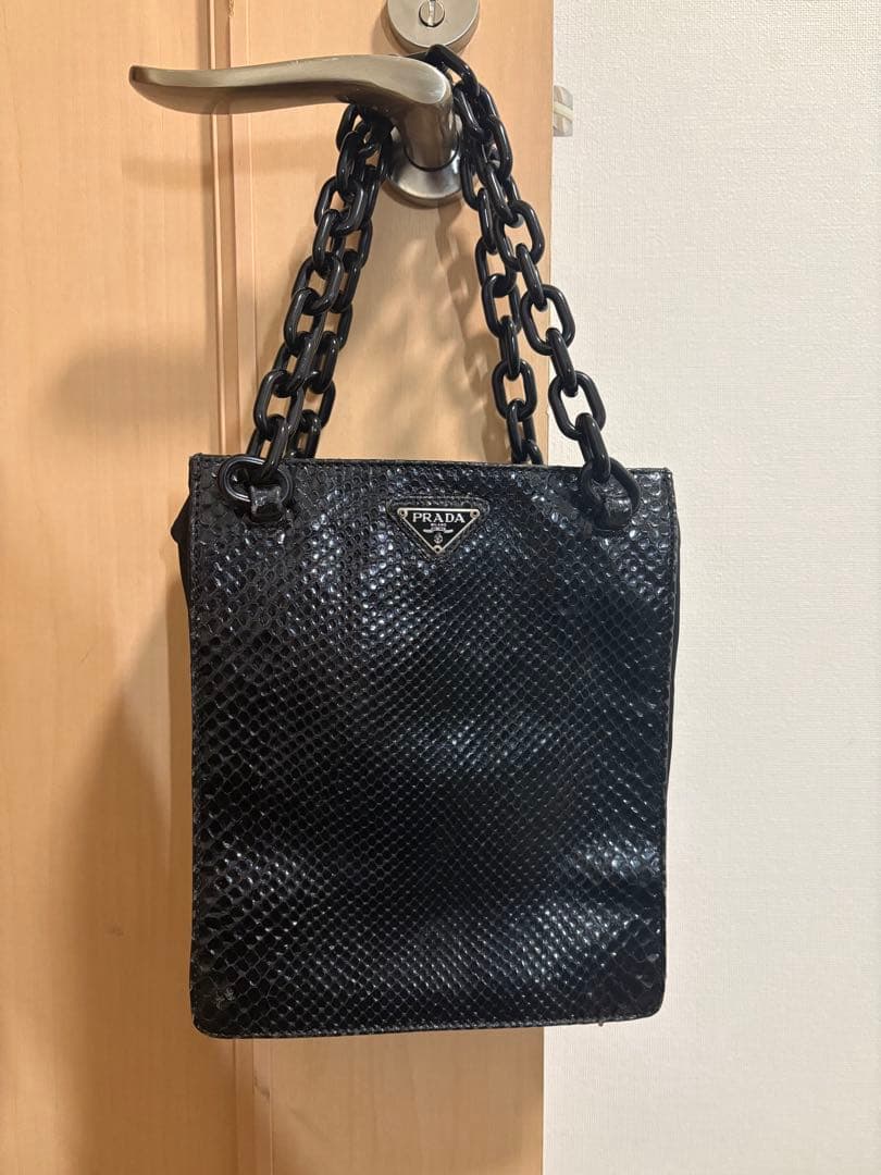 プラダ　チェーン　バッグ