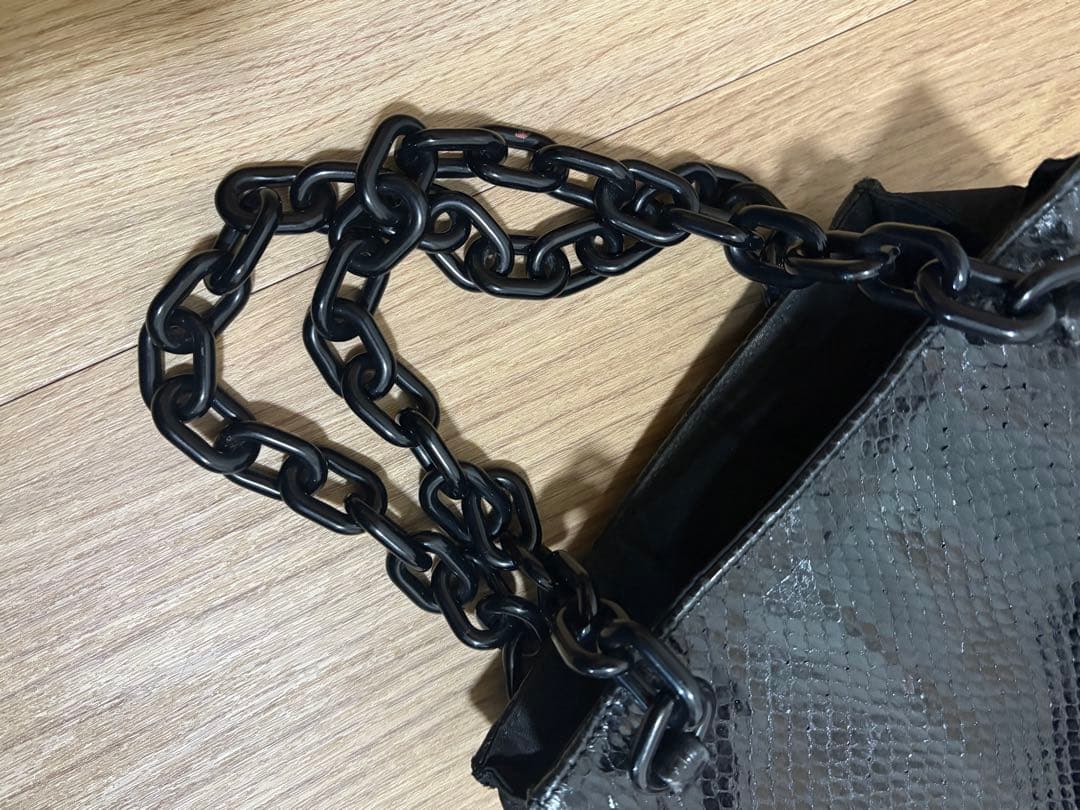 プラダ　チェーン　バッグ