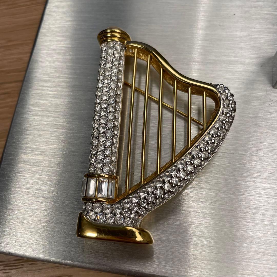 Swarovski ハープモチーフブローチ スワロフスキー