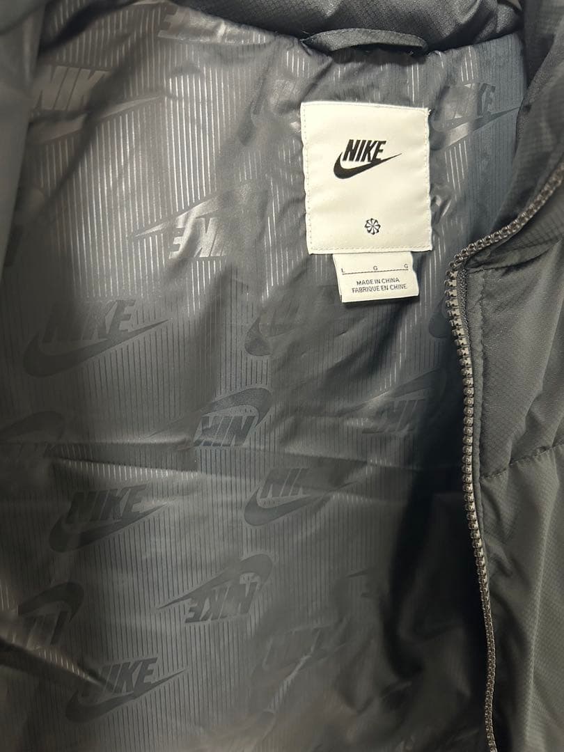 Nike ブラック ダウンベスト