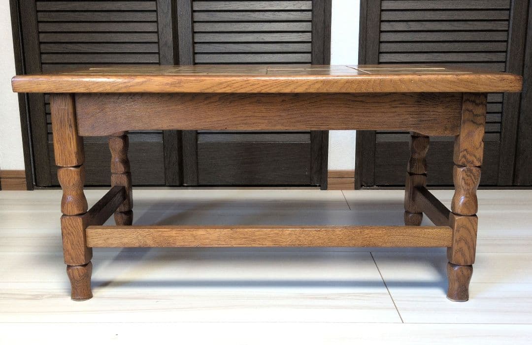 ルーマニア製　オールドビンテージ　ネストテーブル タイルトップ ヨーロピアン