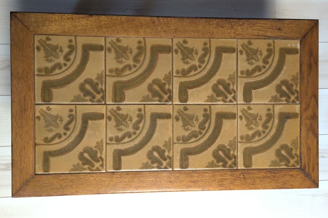 ルーマニア製　オールドビンテージ　ネストテーブル タイルトップ ヨーロピアン