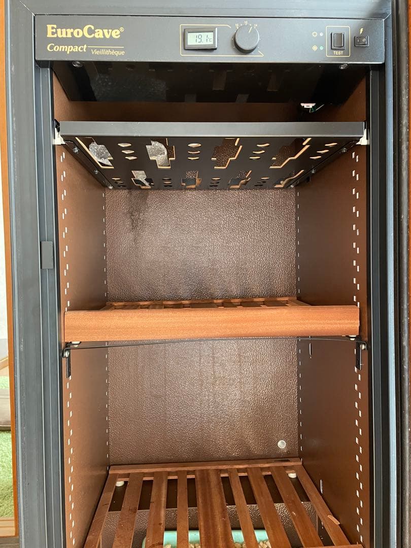 ユーロカーブ　eurocave ワインセラー　V-156T