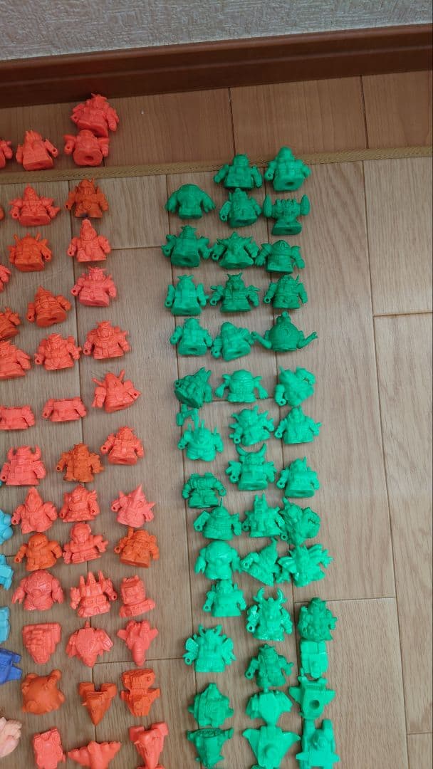 機動戦士ガンダム　ガン消しまとめ売り　約200体　パーツ有り