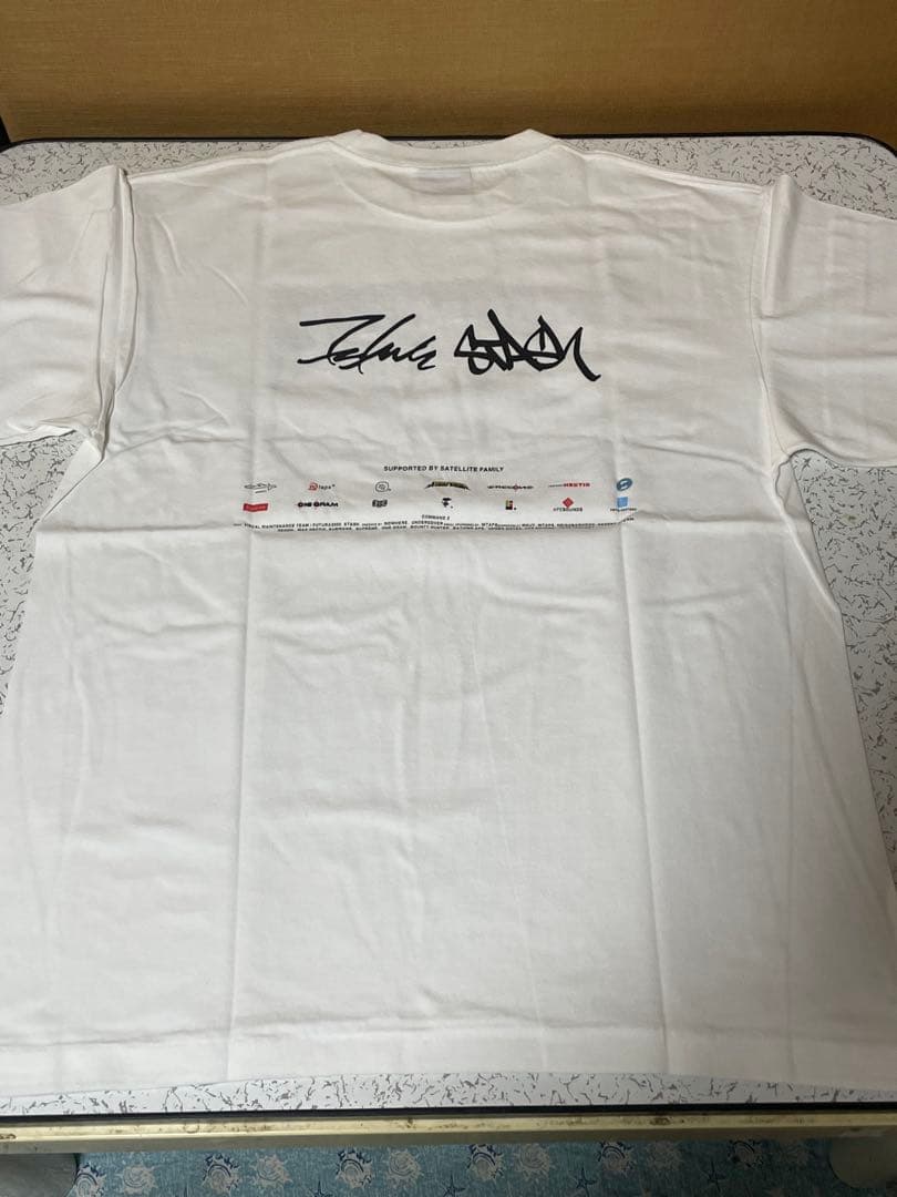 フゥーチュラ　COMMAND Z Tシャツ