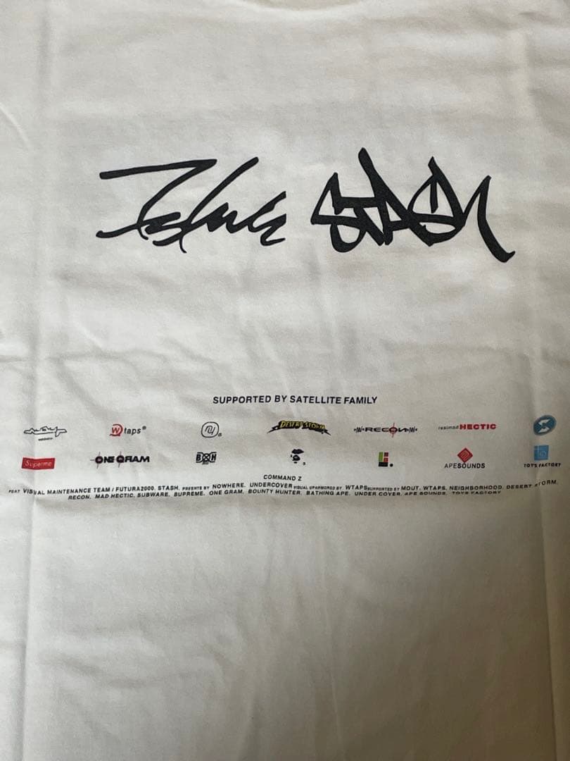 フゥーチュラ　COMMAND Z Tシャツ