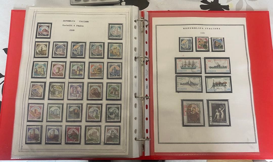 (N38) 切手コレクション イタリアの238切手