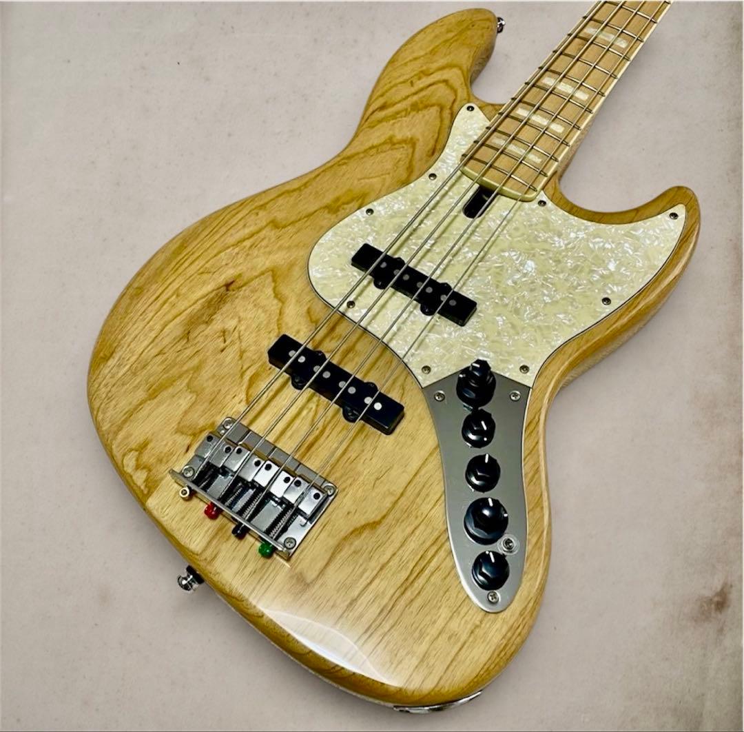 ベース Sire V7 Ash 4st Natural