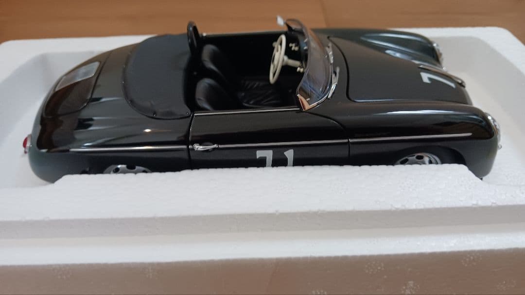 希少オートアート　1/18 ポルシェ356 スティーブ・マックィーンモデル