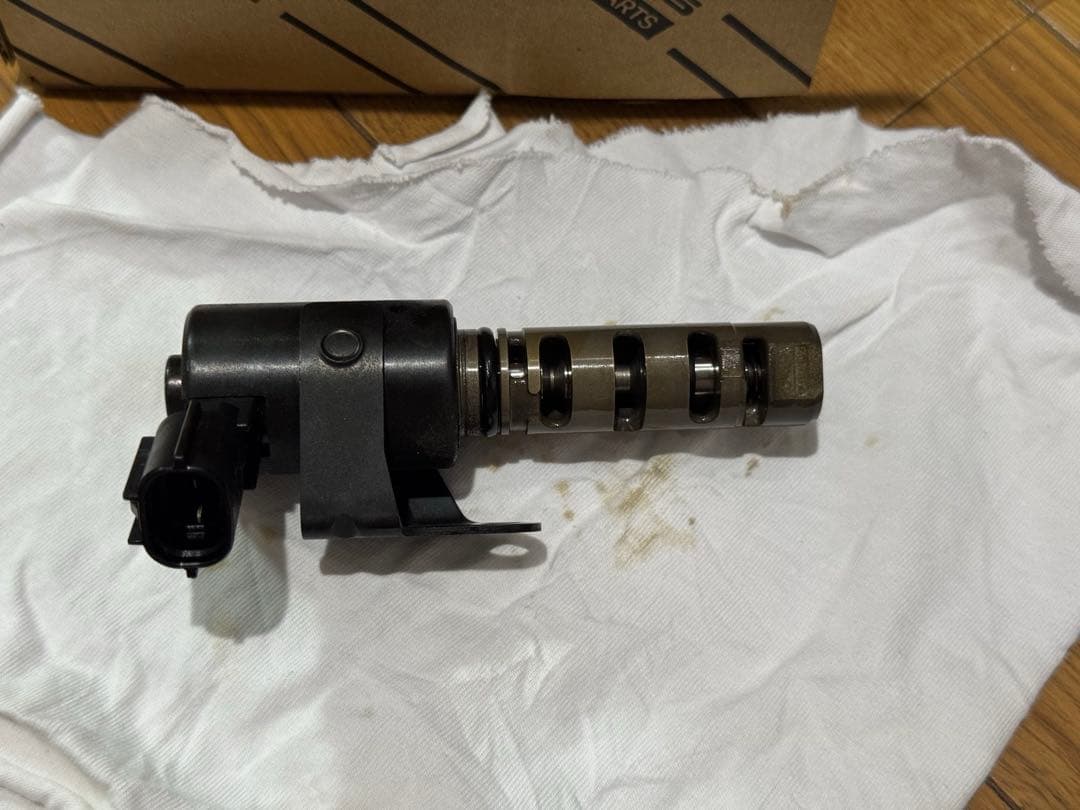 トヨタ 純正 アルテッツァ オイル コントロールバルブ 吸 気排気セット