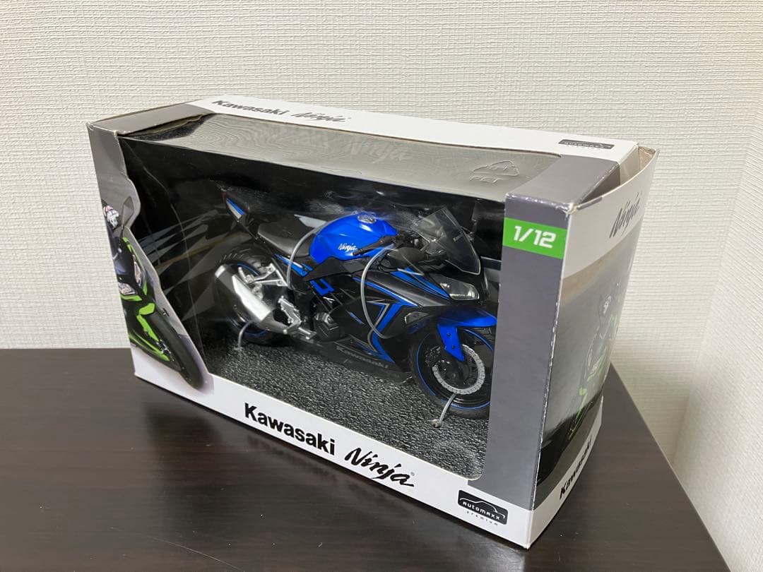 Kawasaki Ninja250SE ブルー　限定版　1/12完成品バイク