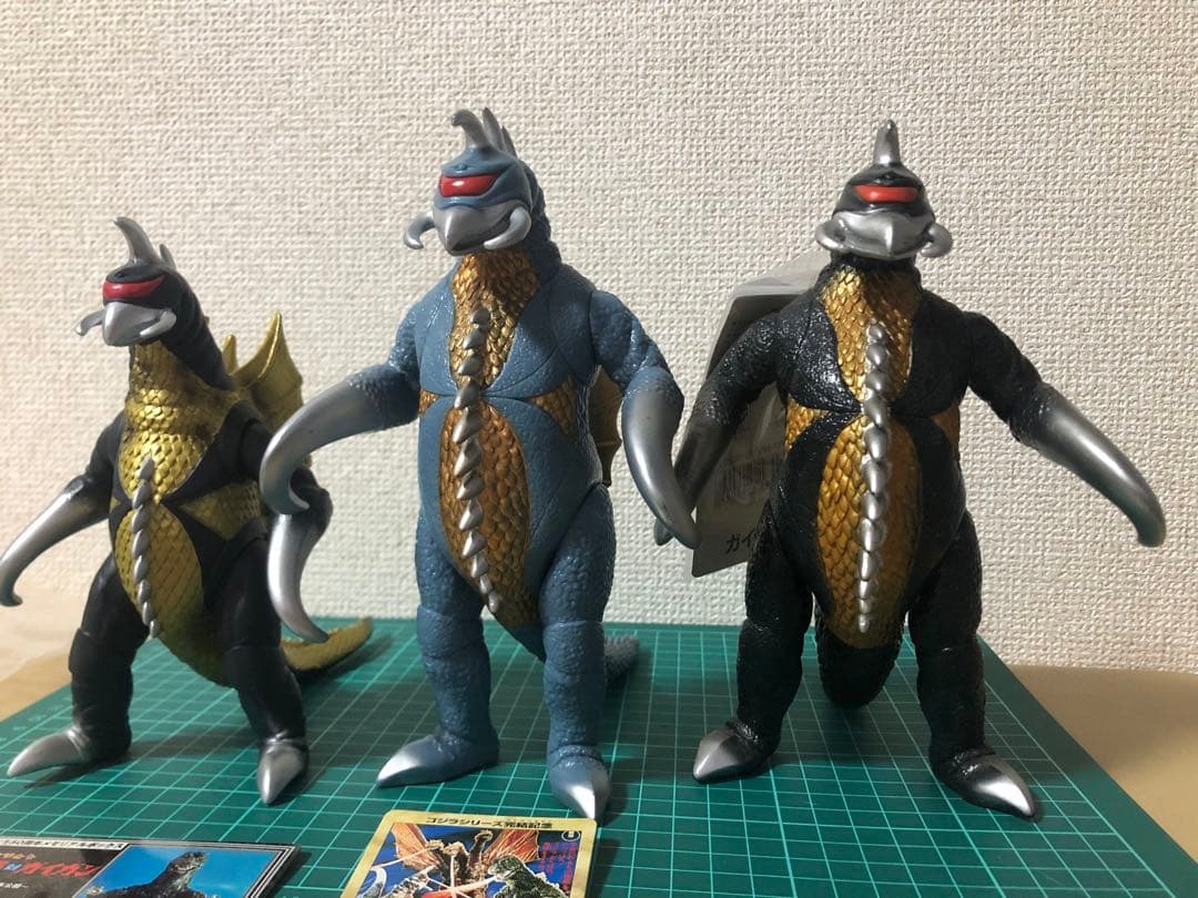 ガイガン タグ付き3種類★バンダイフィギュア ゴジラ対ガイガン ゴジラシリーズ