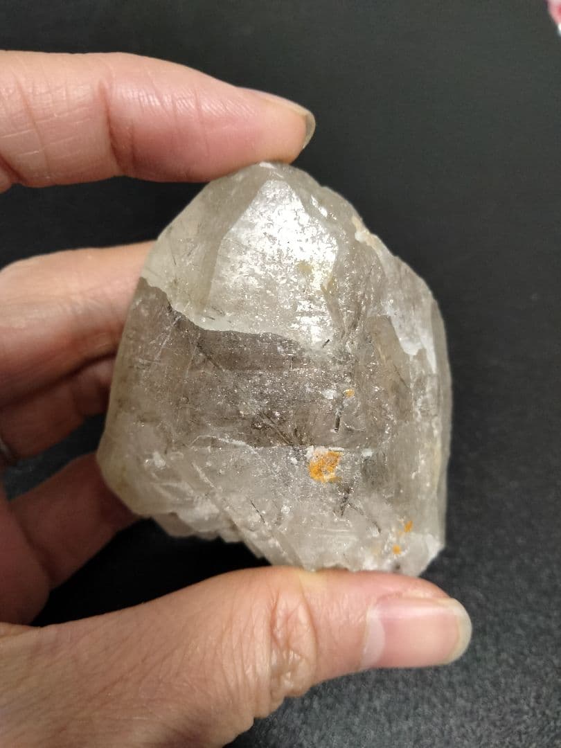 国産鉱物　山梨県　塩山竹森山　番号99天然水晶　　トルマリン入り水晶