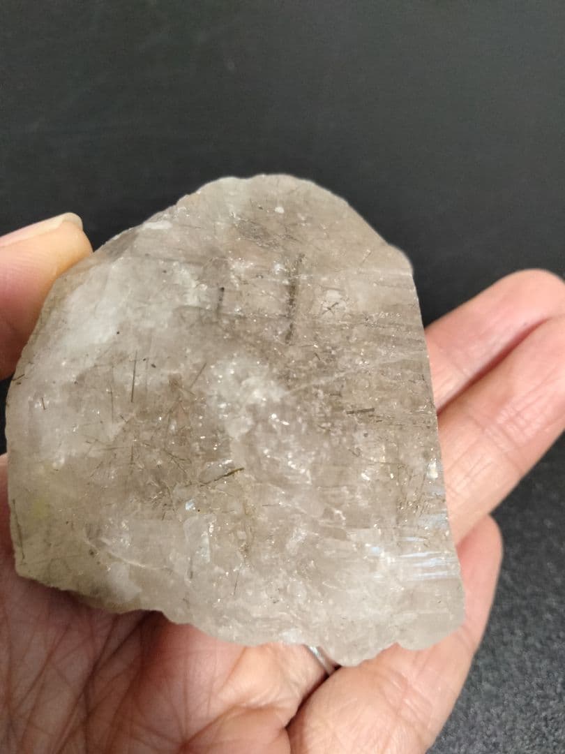 国産鉱物　山梨県　塩山竹森山　番号99天然水晶　　トルマリン入り水晶