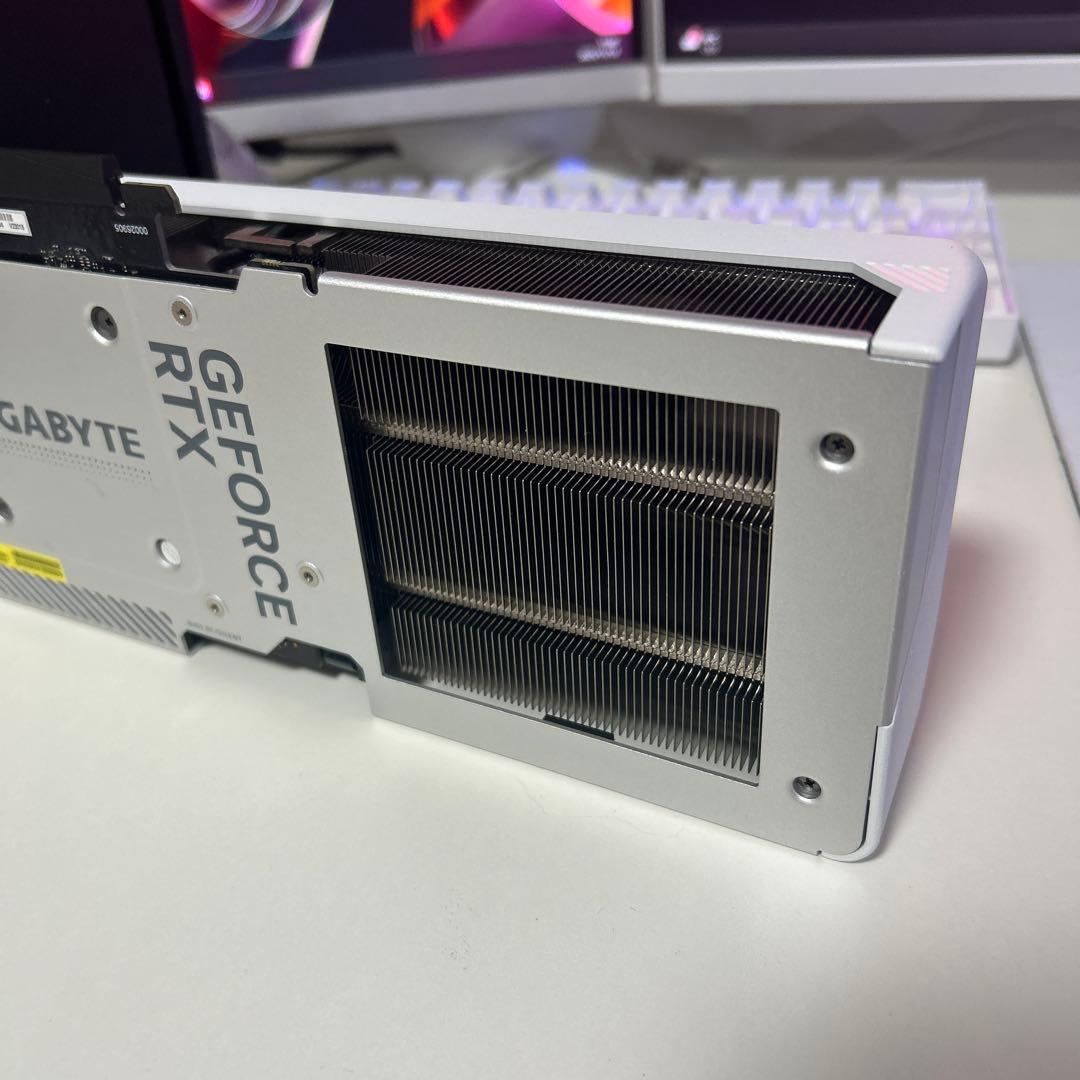 グラフィックボード・グラボ・ビデオカード GIGABYTE GEFORCE RTX 4060ti 8GB Aero OC