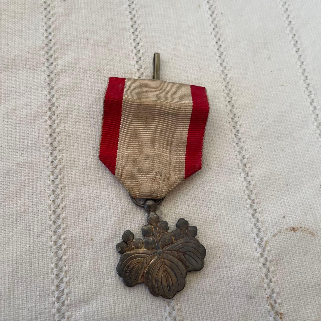 【希少】勲功記章 アンティーク 記章 勲章 当時物 ミリタリー